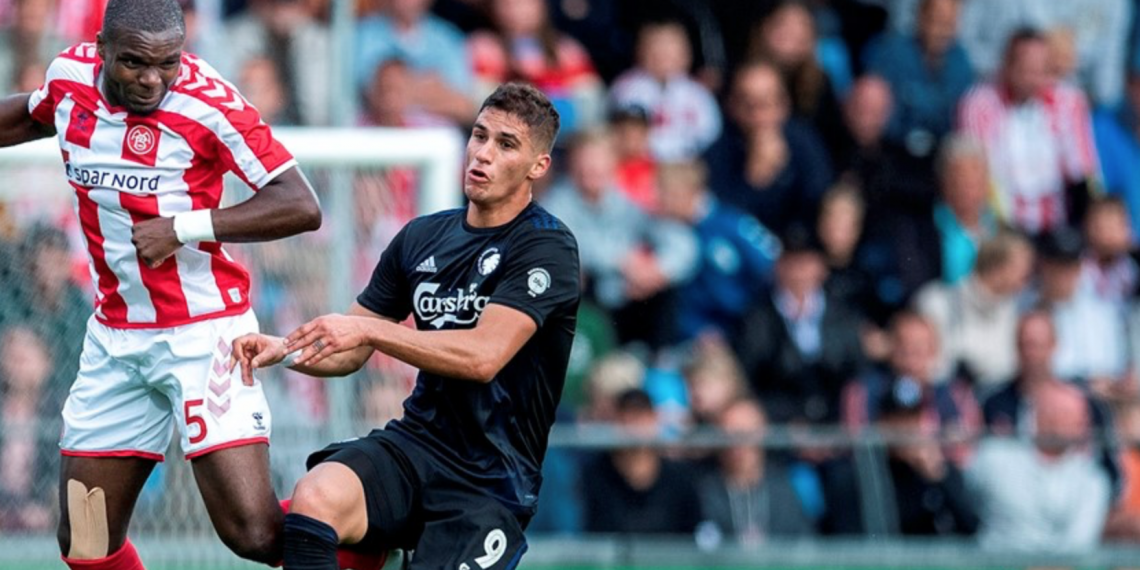 Okore foran kamp nummer 100 for AaB
