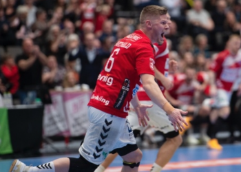 ​Tilskuere på lægterne til testkampe