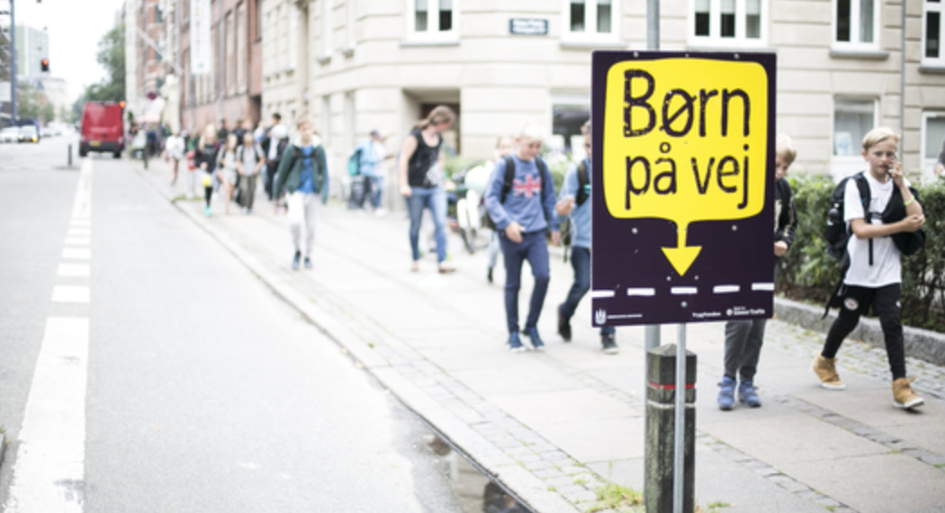 Børn på vej i trafikken