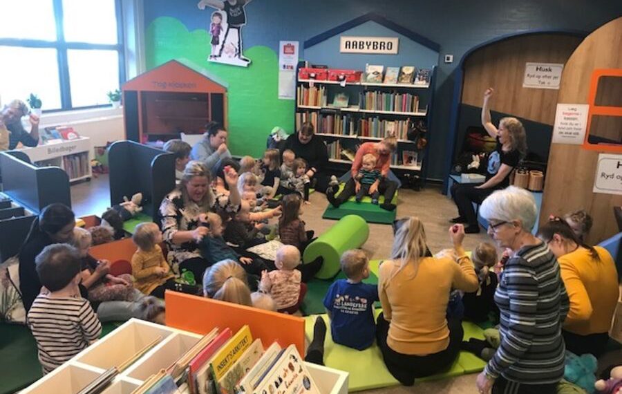 Kom og få en hyggelig dag med de mindste på Pandrup Bibliotek