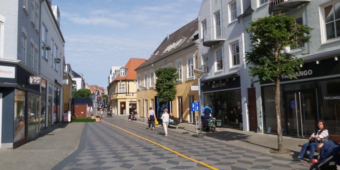 Forsigtig genåbning kan udvides med flere butikker