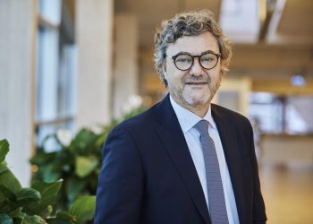 Stigende indenrigsaktivitet sikrer fortsat fremgang