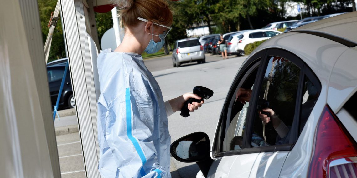 Robotter tager over: Tiden skal bruges bedst muligt i COVID 19 testteltet