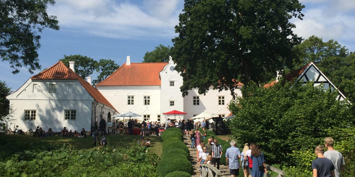 Liv i den gamle Herregård Bratskov