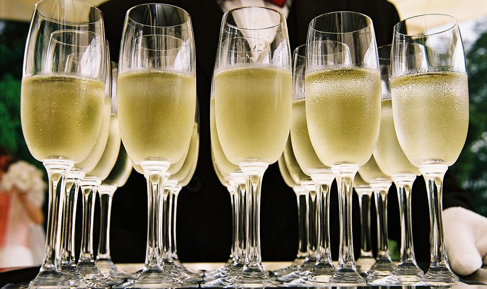 Skal du nyde et glas bobler på årets sidste dag?