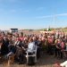 Fællessang i solnedgangen ved Slettestrand
