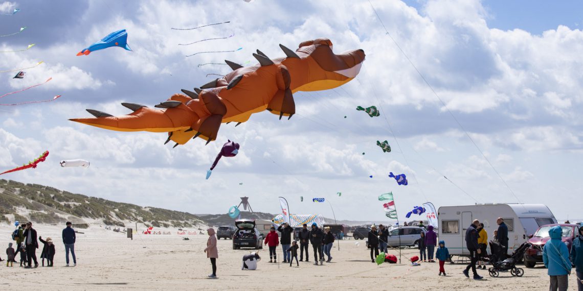 Blokhus Strand i weekenden: Flotte og farverige drager for hele familien