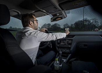 4 sekunders uopmærksomhed er 89 meter uden øjne på trafikken