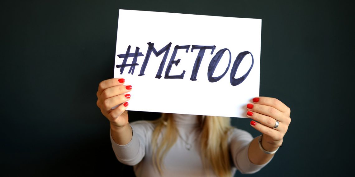 Dobbelt så mange ufaglærte har oplevet seksuel chikane som de højtuddannede
