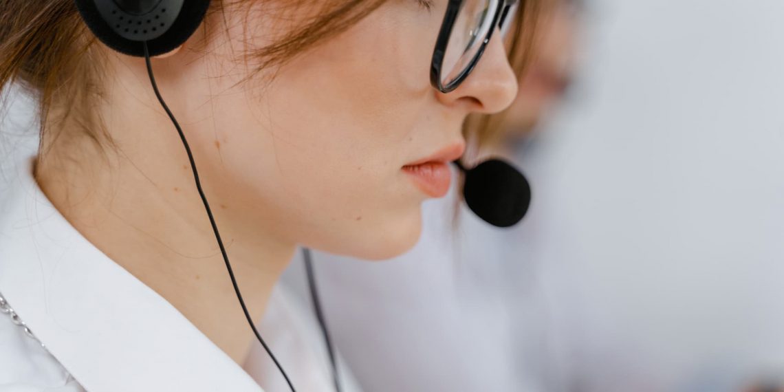 Sundhedsstyrelsen og DRC Dansk Flygtningehjælp åbner corona-hotline på 6 sprog