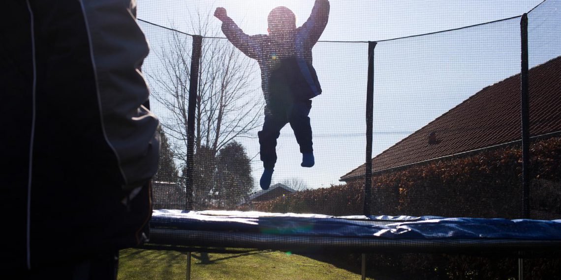 Undgå børneulykker på trampolinen