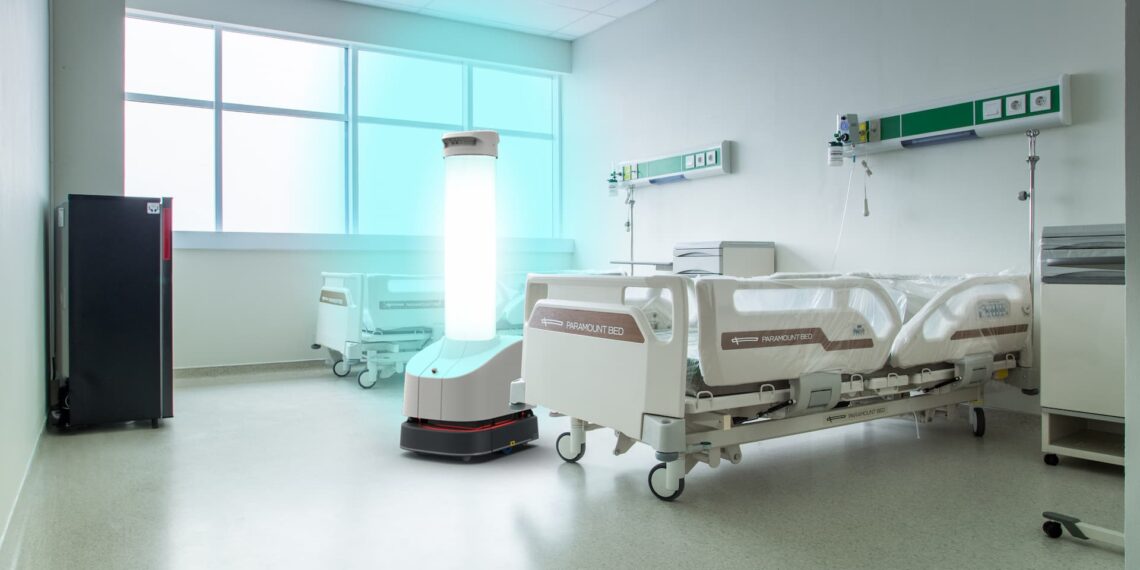 Giganten Ecolab vælger danske UVD Robots til infektionsforebyggelse på hospitaler globalt
