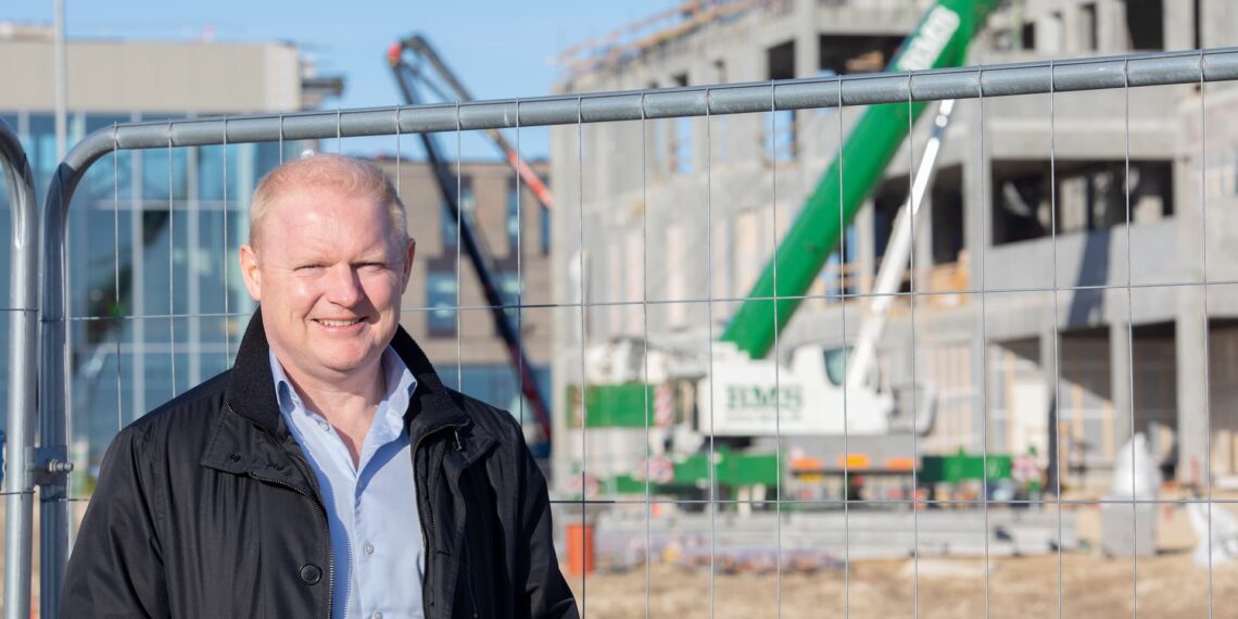 Erfaren direktør fra byggebranchen i spidsen for Nyt Aalborg Universitetshospital
