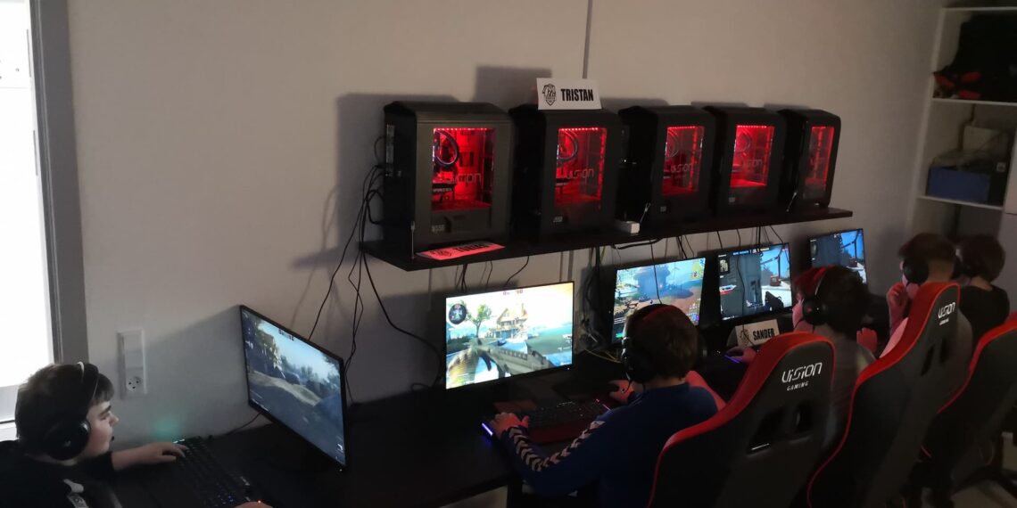 Esports Camp i Biersted skabte fritidsaktiviteter og fællesskab for ASF-elever i påsken