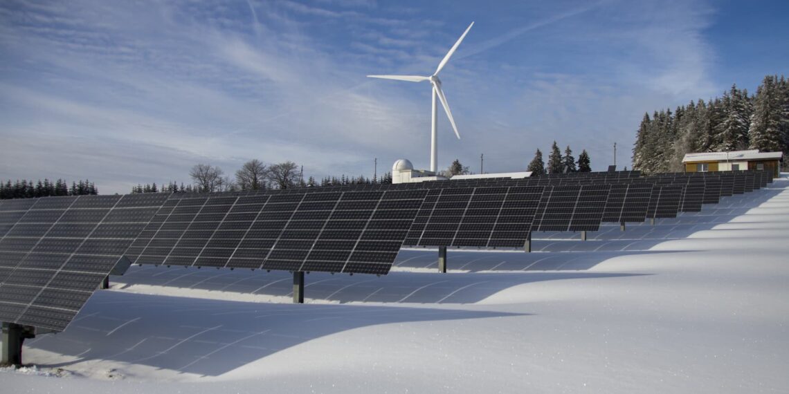 Klimapanel: Energieffektivitet og mere sol og vind er centrale værktøjer til at nedbringe CO2-udledninger