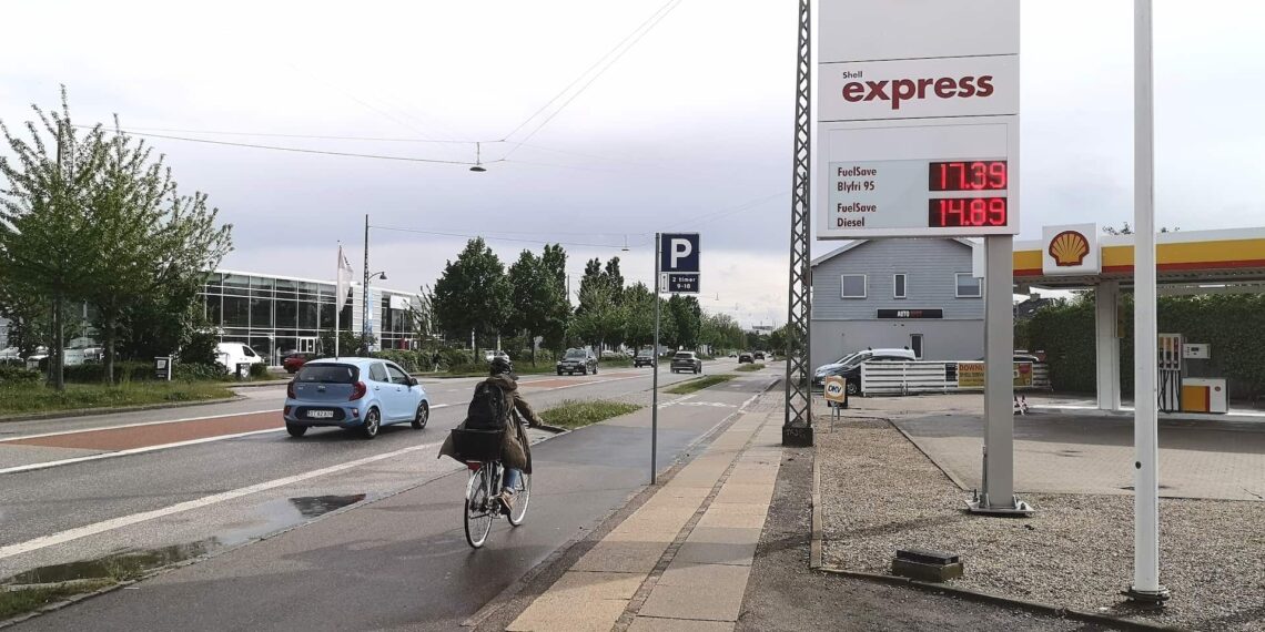 Stigende brændstofpriser får flere bilister til at cykle