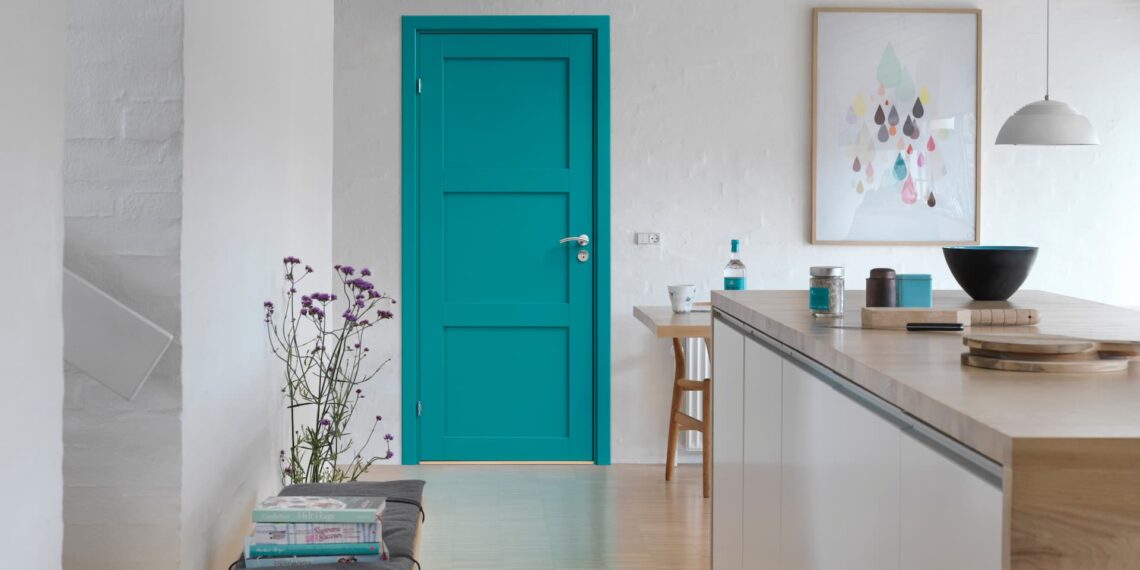 Boligstylist guider dig: Inviter sommeren ind i hjemmet med disse simple tips