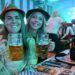 Fællessang, dans på bordene og gigantiske fadøl til Den Store Oktoberfest i AKKC