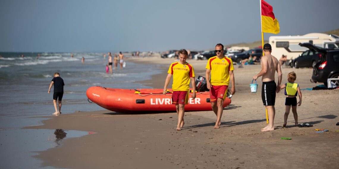 Sidste chance for at bade på strande med livreddere