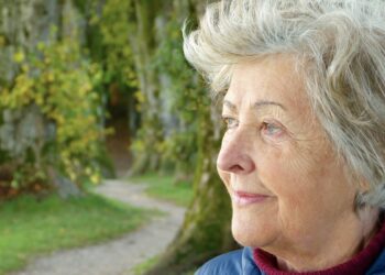 Ny rapport foreslår specialiserings­forløb i demens og psykiatri for social- og sundheds­assistenter