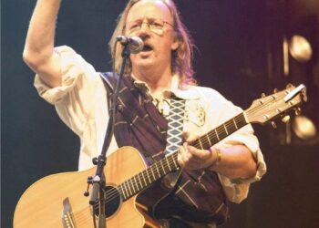 Koncert med den skotske folkemusiksanger Bob Ferguson på Tranum Strandgård.