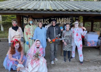 Zombie Fun Run: Sultne zombier på jagt i mørket – skræmmende familieløb for de modige!