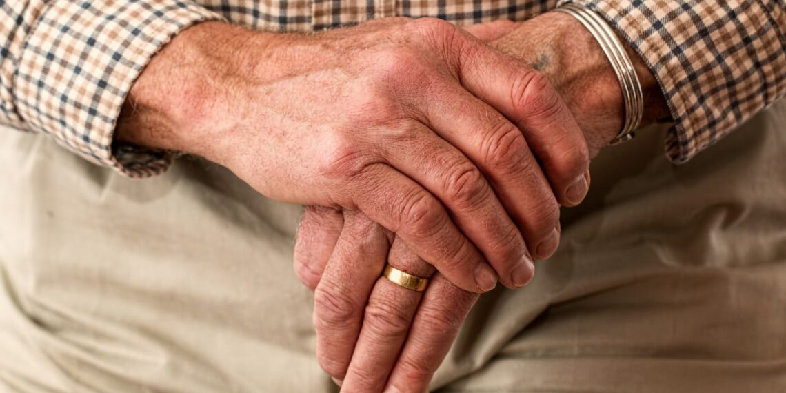 Analyse: Singlerne halter fortsat efter par på pensionsfronten