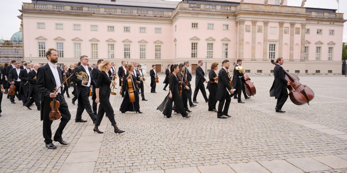 Legendariske Staatskapelle Berlin i Aalborg med den engelske maestro Sir Andrew Davis