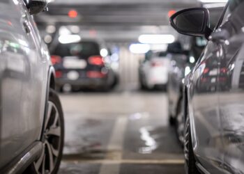 Stadig flere bilister lader bilen stå for at spare