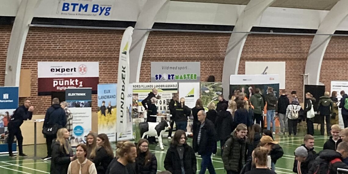 ’Hænderne Op’: 900 unge var på uddannelsesmesse og på besøg i Jammerbugtske virksomheder