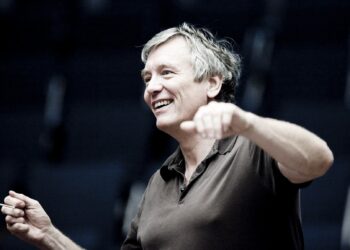 Symfoniorkestret med Mozart og Carl Nielsen og 1. gæstedirigent Michael Schønwandt
