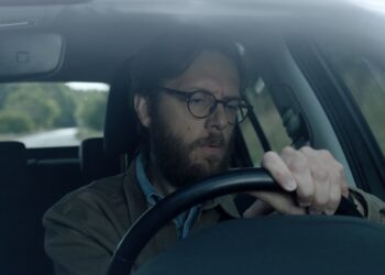 Advarer mod at bruge smartwatches i trafikken
