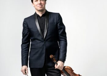 Den internationale violinstjerne Joshua Bell spiller Paganinis krævende Violinkoncert