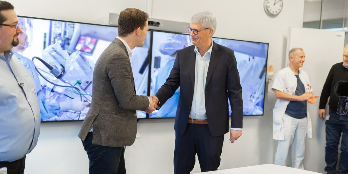 Tre nye robotter løfter robotkirurgien til nye højder