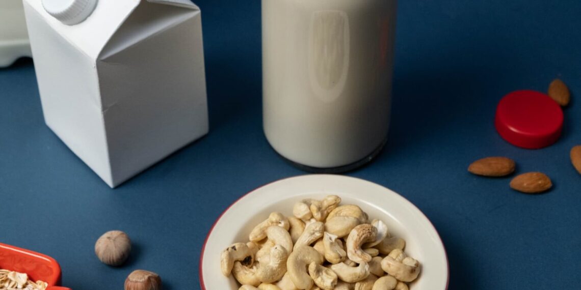 Plantedrikke kan ikke erstatte mælk 1:1