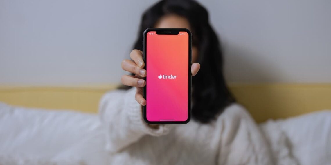 Kvinderne har det markant lettere end mændene på Tinder