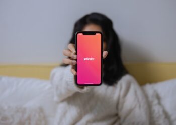 Kvinderne har det markant lettere end mændene på Tinder