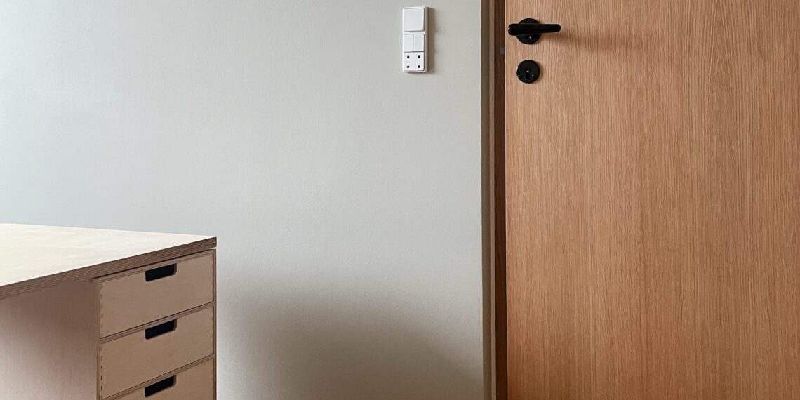 Førende dørproducent: Markant stigning i efterspørgslen på egetræsdøre