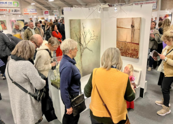 Tysk kunstner bringer international flair til Nørhalne med unik invitation