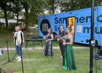 Sommervarme og opera begejstrede i Aabybro og Fjerritslev